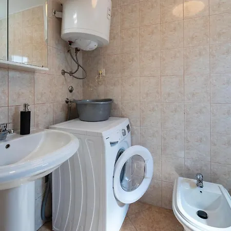 Gorgeous In With Kitchen Pula